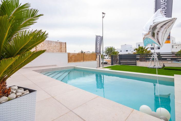 Image No.13-3 Bed Villa for sale