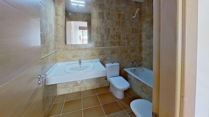 Image No.28-2 Bed Apartment for sale