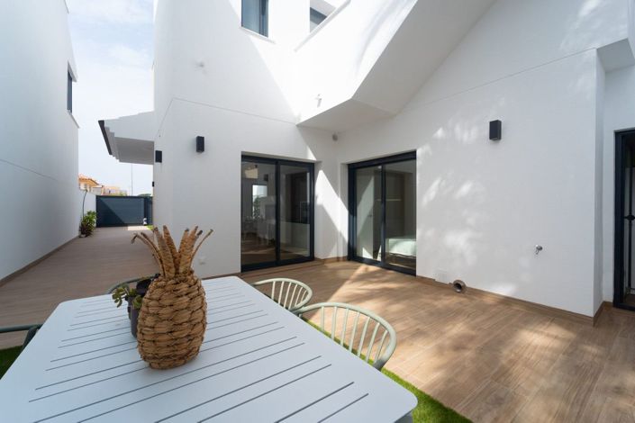 Image No.28-3 Bed Villa for sale