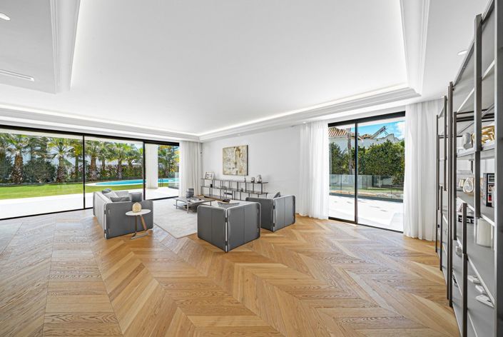 Image No.10-6 Bed Villa for sale