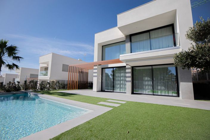 Image No.2-3 Bed Villa for sale