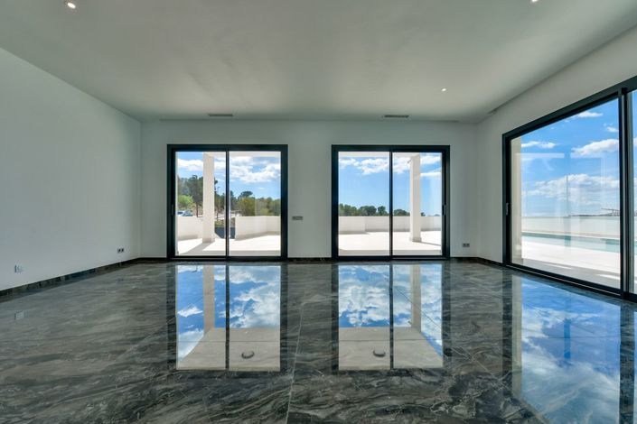 Image No.25-7 Bed Villa for sale