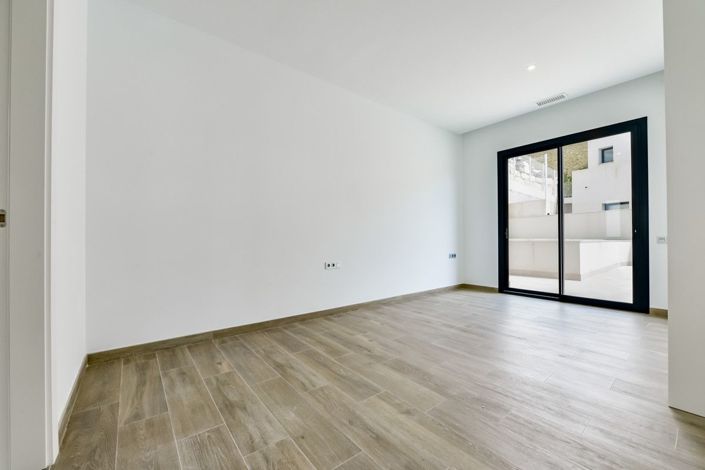 Image No.26-7 Bed Villa for sale