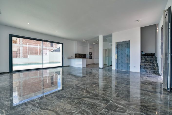 Image No.30-7 Bed Villa for sale