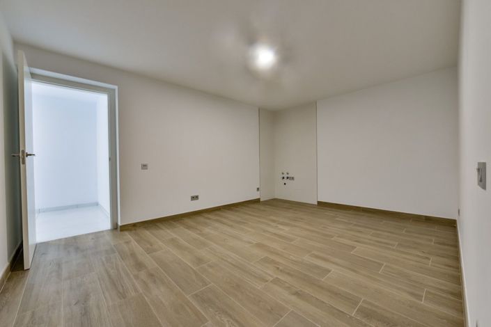 Image No.50-7 Bed Villa for sale