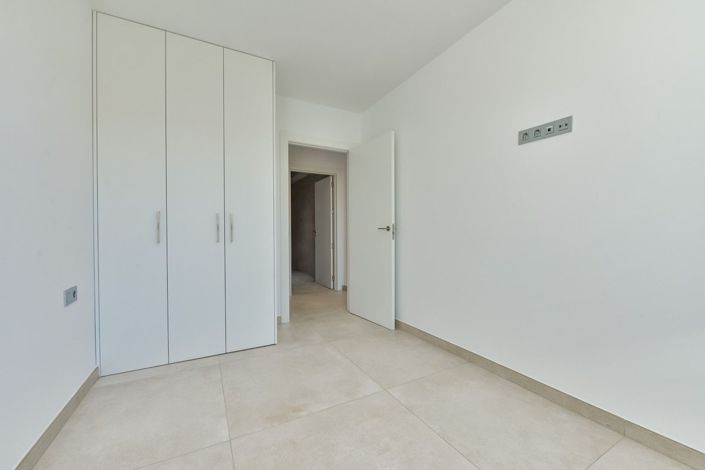 Image No.31-8 Bed Villa for sale