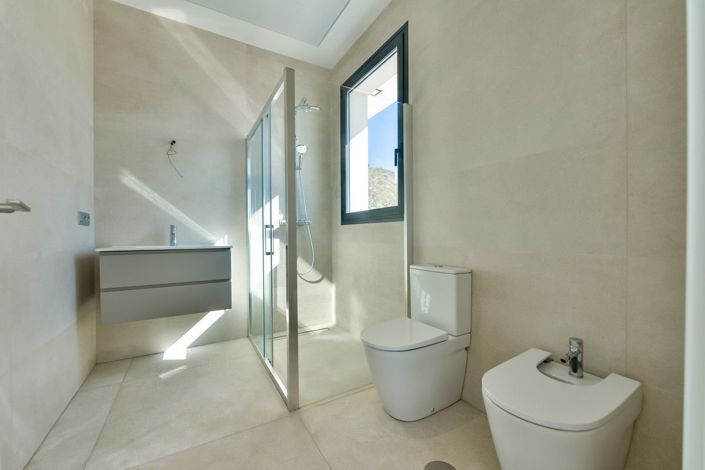 Image No.39-8 Bed Villa for sale