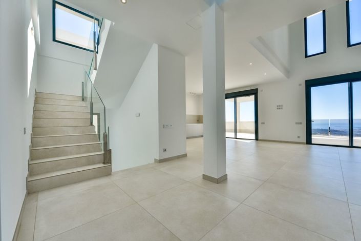 Image No.7-8 Bed Villa for sale