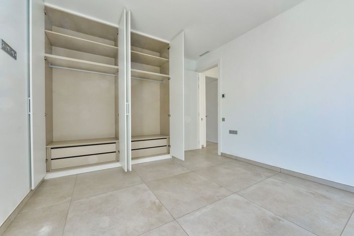 Image No.19-4 Bed Villa for sale