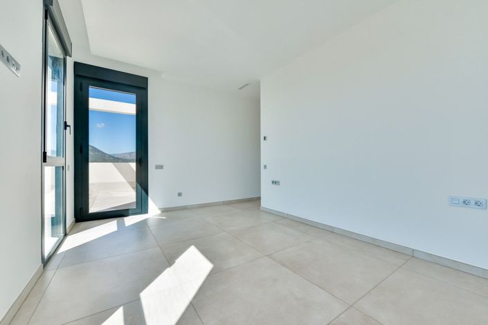 Image No.23-4 Bed Villa for sale