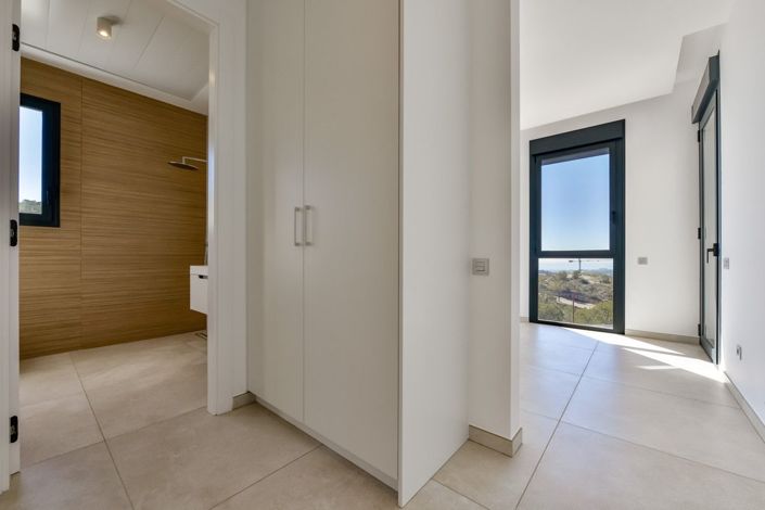 Image No.30-4 Bed Villa for sale