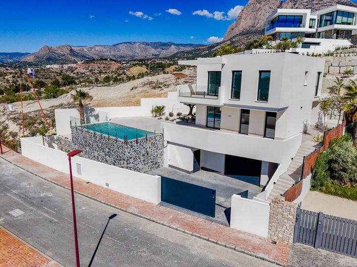 Image No.7-4 Bed Villa for sale