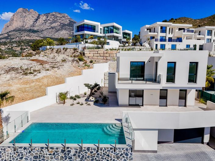 Image No.8-4 Bed Villa for sale