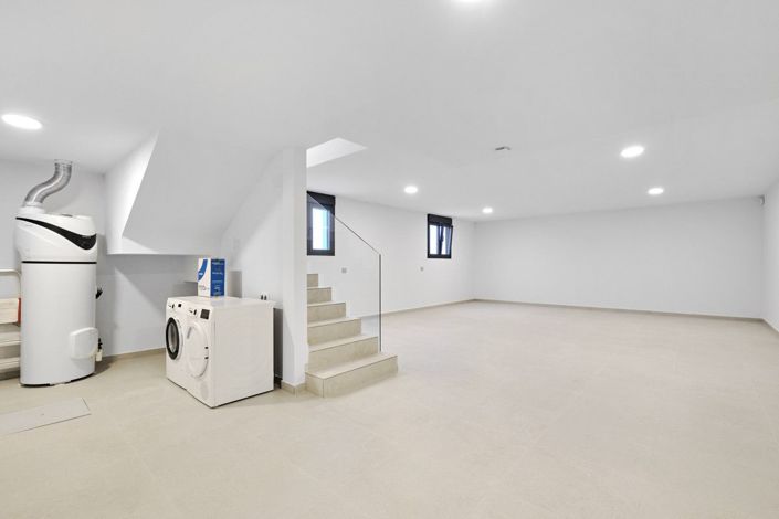 Image No.30-3 Bed Villa for sale