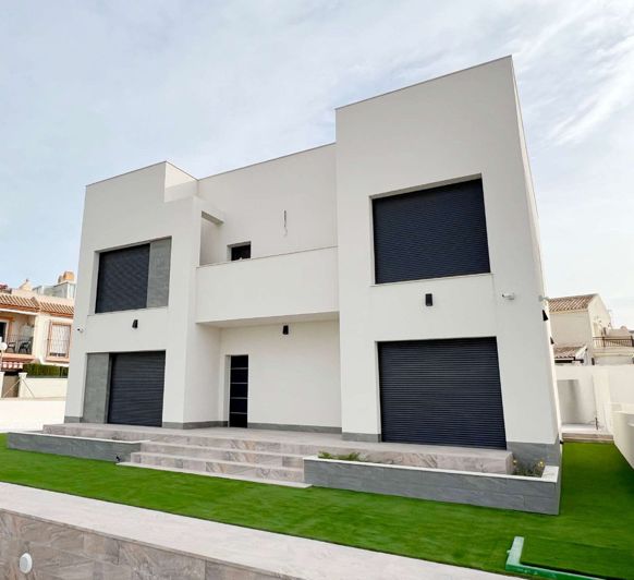 Image No.2-5 Bed Villa for sale