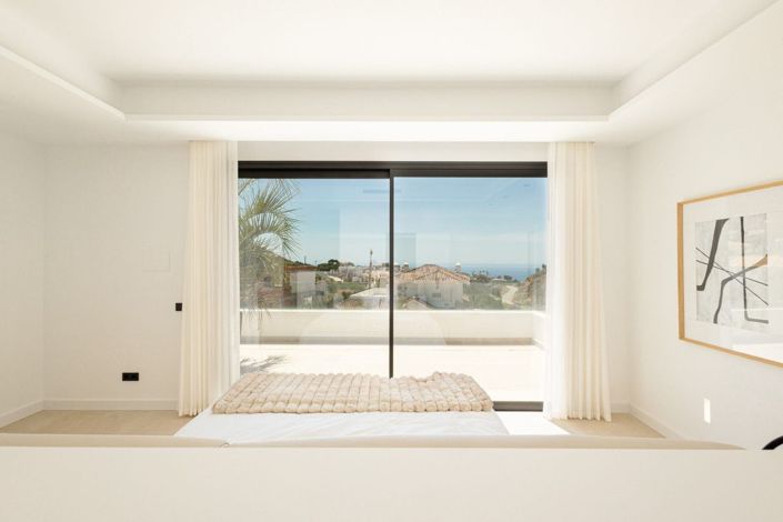 Image No.12-4 Bed Villa for sale