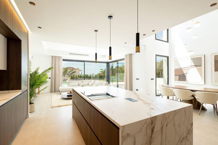 Image No.4-4 Bed Villa for sale