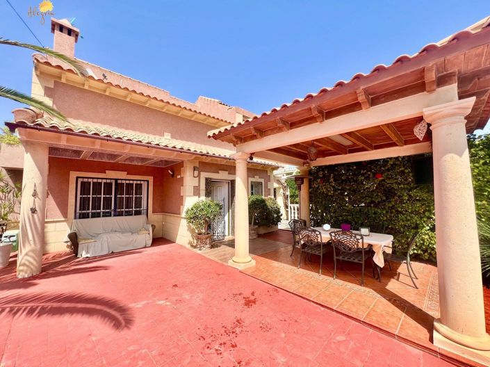 Image No.24-3 Bed Villa for sale