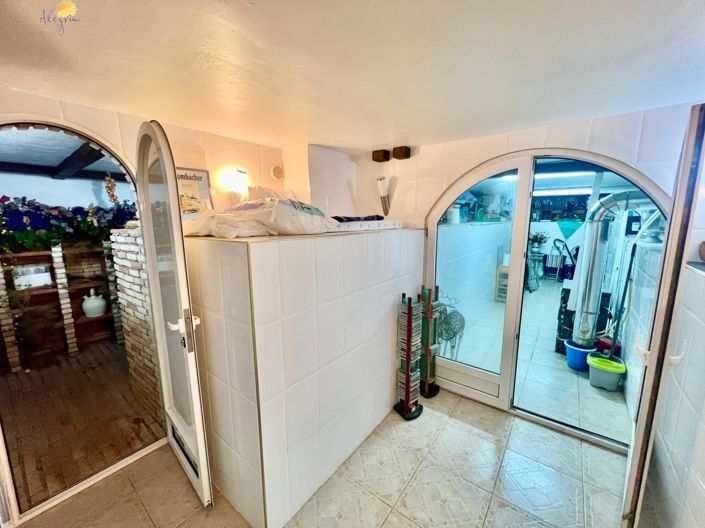 Image No.9-3 Bed Villa for sale