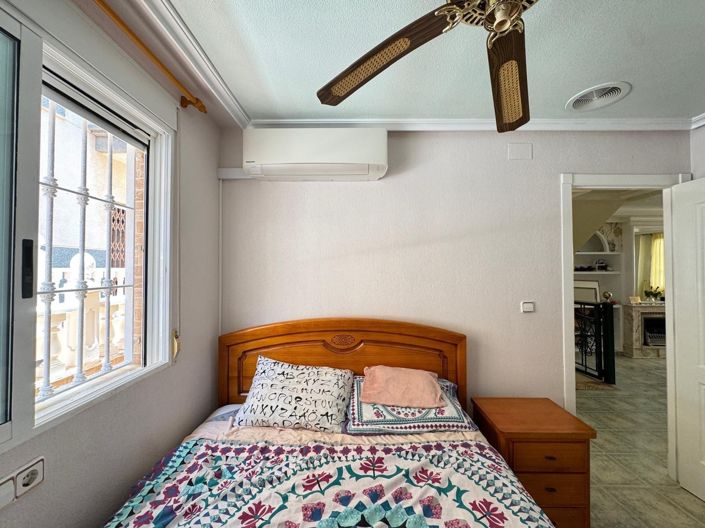 Image No.24-3 Bed House for sale