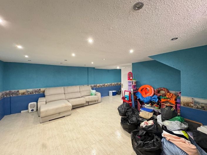 Image No.37-3 Bed House for sale