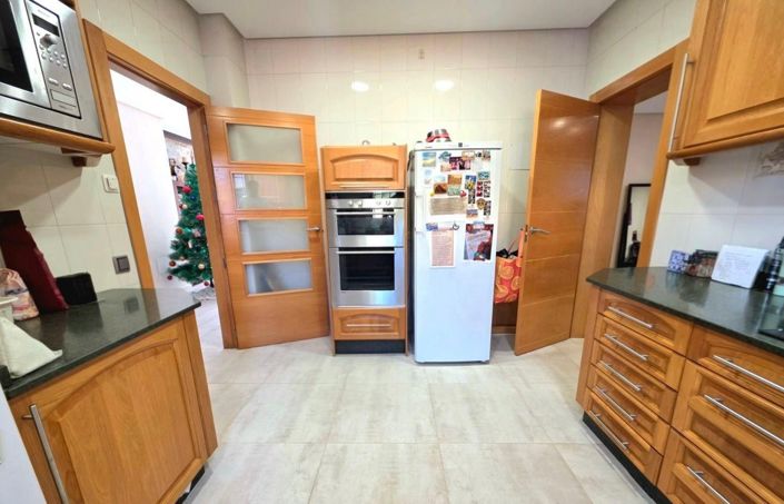 Image No.18-5 Bed House for sale