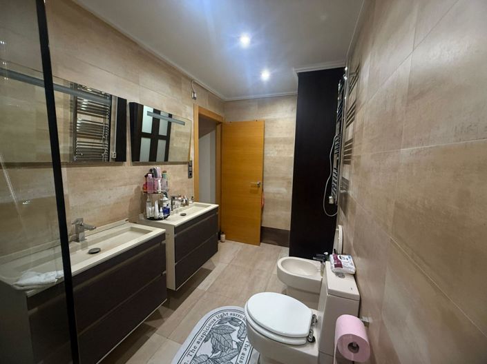 Image No.20-5 Bed House for sale