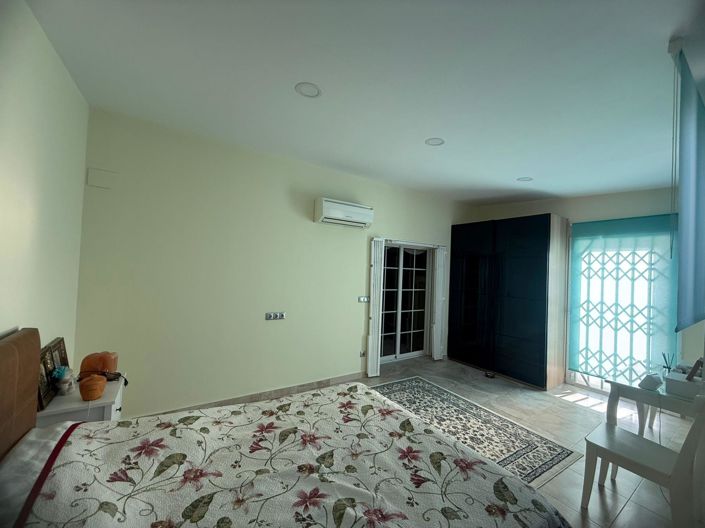 Image No.23-5 Bed House for sale