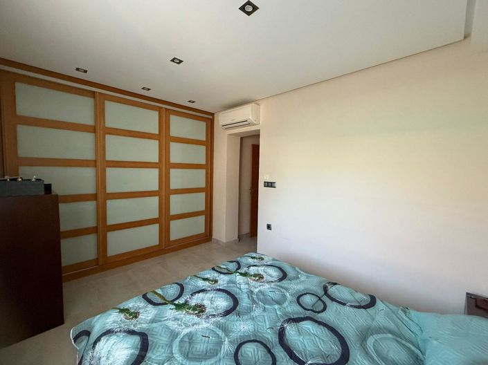 Image No.25-5 Bed House for sale