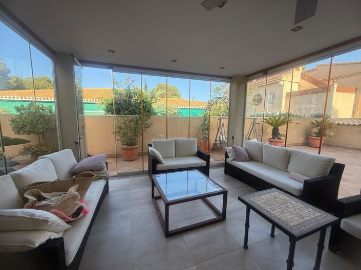 Image No.3-5 Bed House for sale