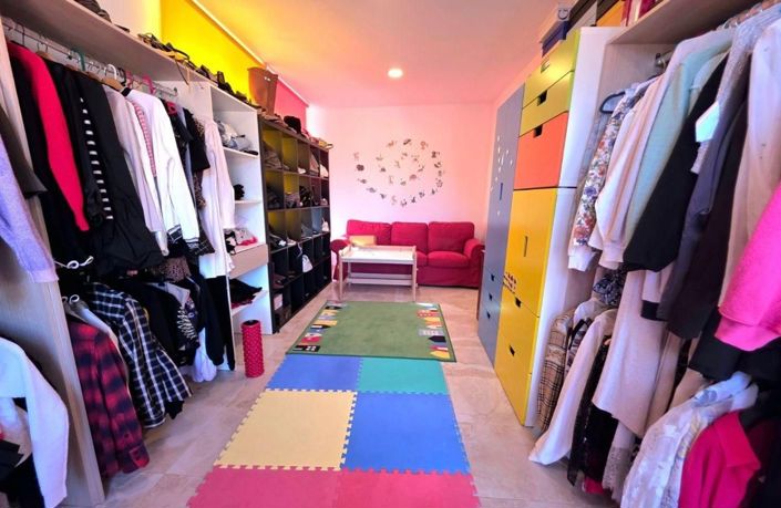 Image No.35-5 Bed House for sale