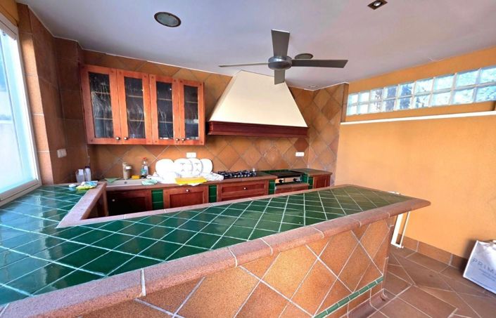 Image No.37-5 Bed House for sale