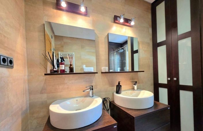 Image No.40-5 Bed House for sale