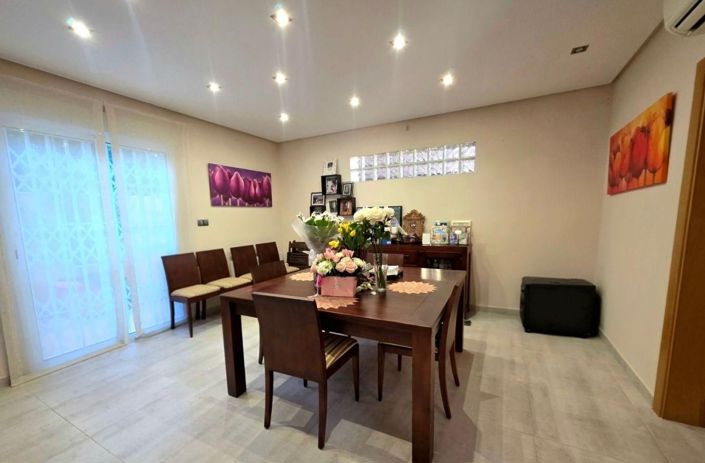 Image No.5-5 Bed House for sale