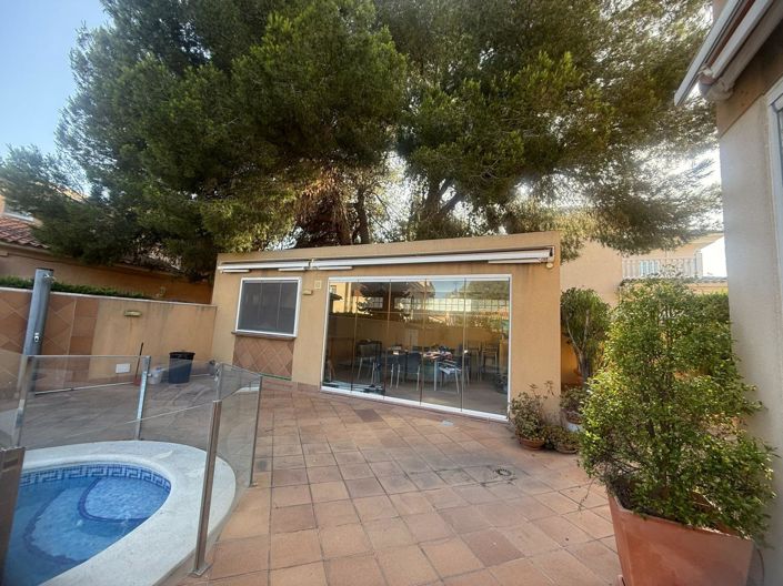Image No.9-5 Bed House for sale