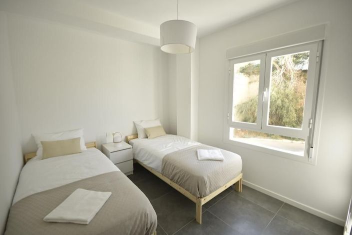 Image No.21-3 Bed Apartment for sale
