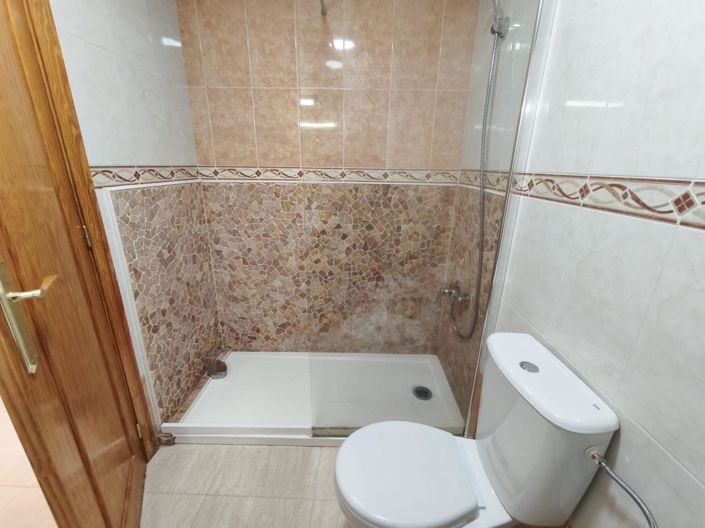 Image No.17-3 Bed House for sale