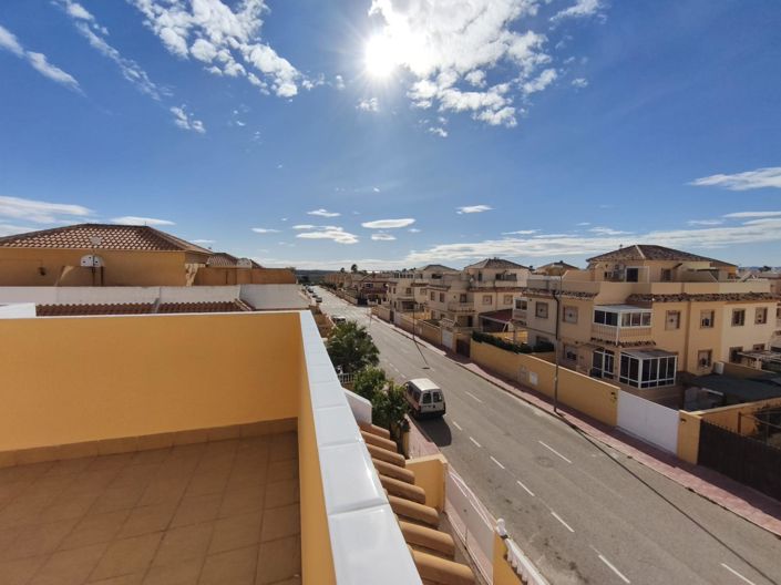 Image No.25-3 Bed House for sale