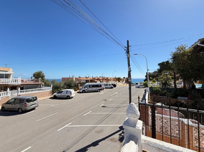 Image No.18-3 Bed House for sale