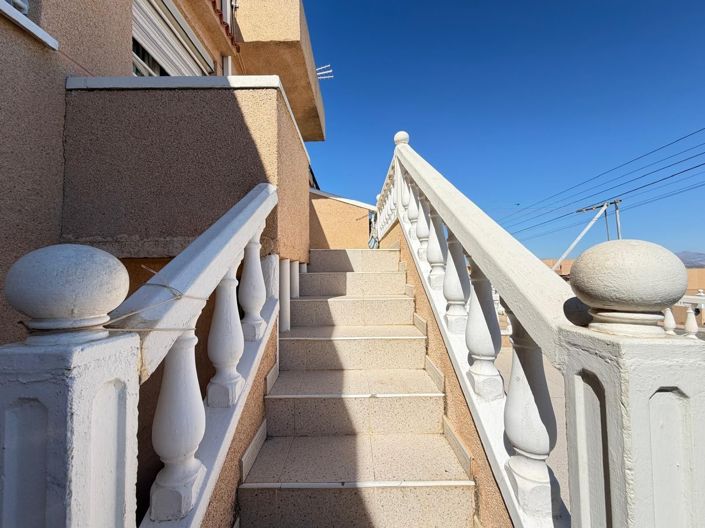 Image No.20-3 Bed House for sale