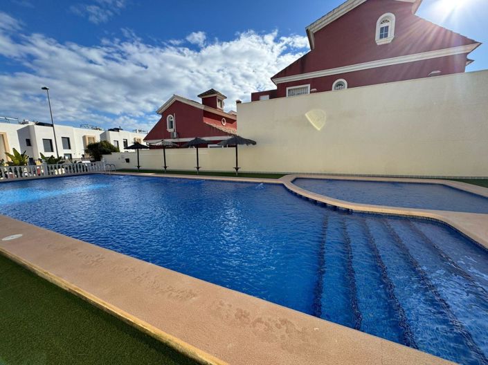 Image No.19-3 Bed House for sale