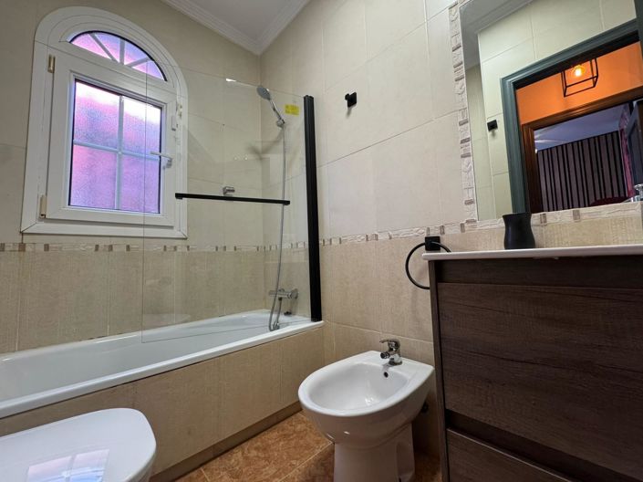 Image No.20-3 Bed House for sale