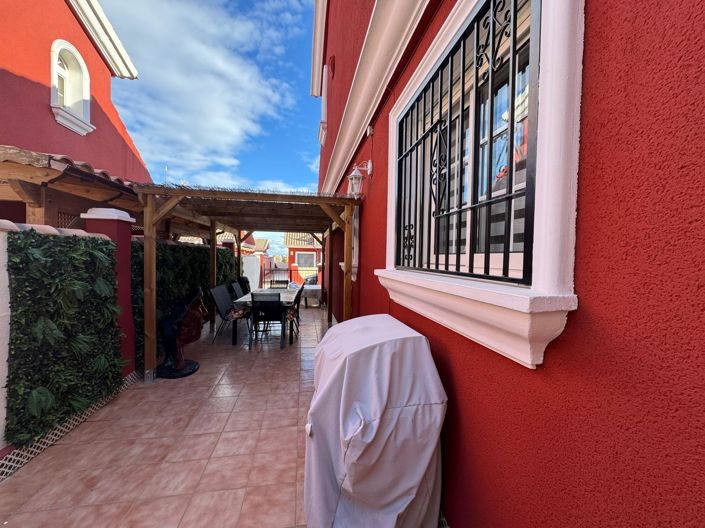Image No.21-3 Bed House for sale