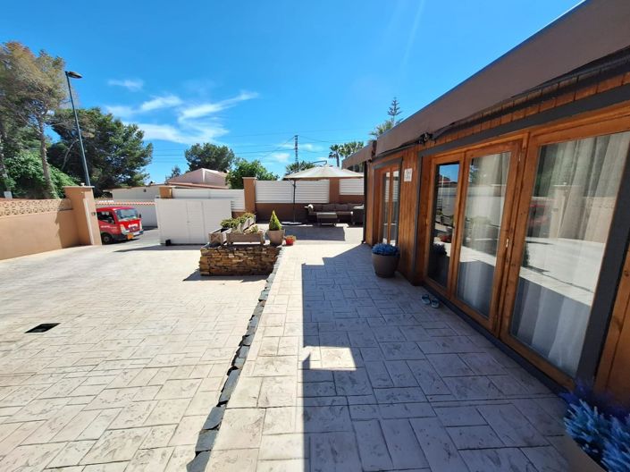Image No.27-3 Bed Villa for sale