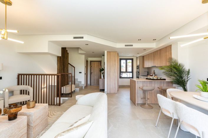 Image No.14-3 Bed House for sale
