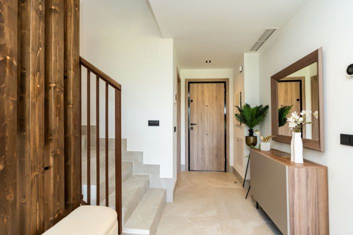 Image No.7-3 Bed House for sale
