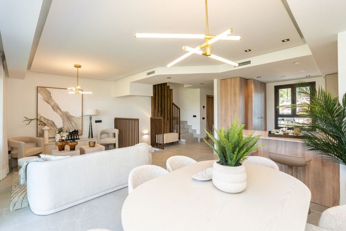Image No.8-3 Bed House for sale