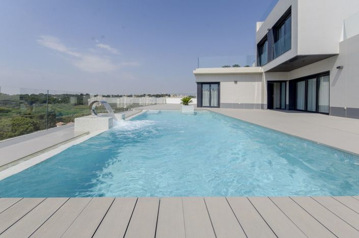 Image No.2-4 Bed Villa for sale