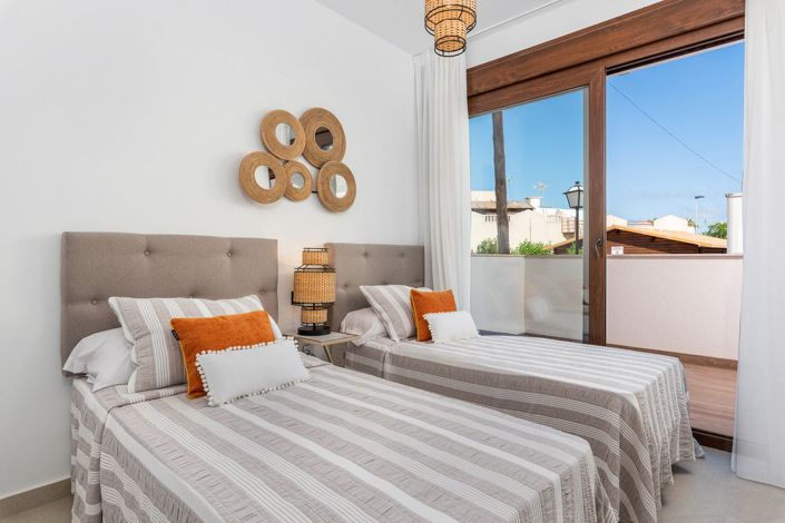 Image No.21-3 Bed Apartment for sale