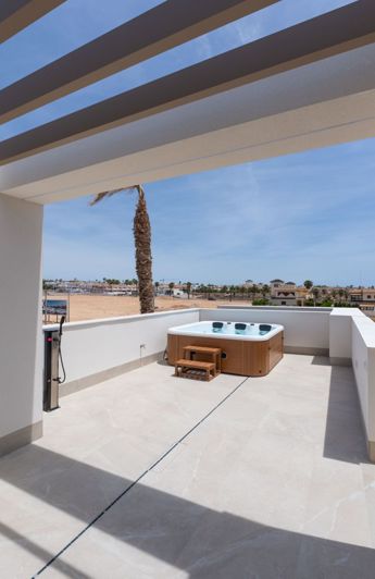Image No.25-3 Bed House for sale